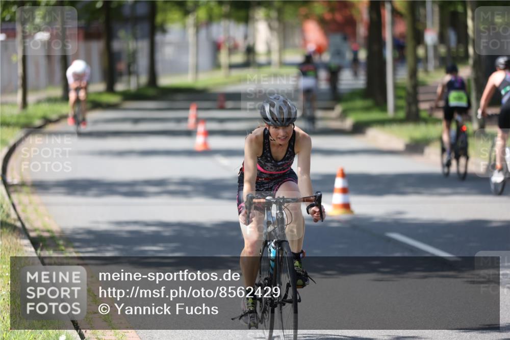 10.08.2025 - GEWOBA Citytriathlon Bremen Yannick Fuchs http://msf.ph/oto/8562429 10.08.2025 14:29:39 Radfahren 117, 179, 206, 212, 226, 275, 351, 365, 373, 405, 466, 468, 487, 517 meine-sportfotos.de