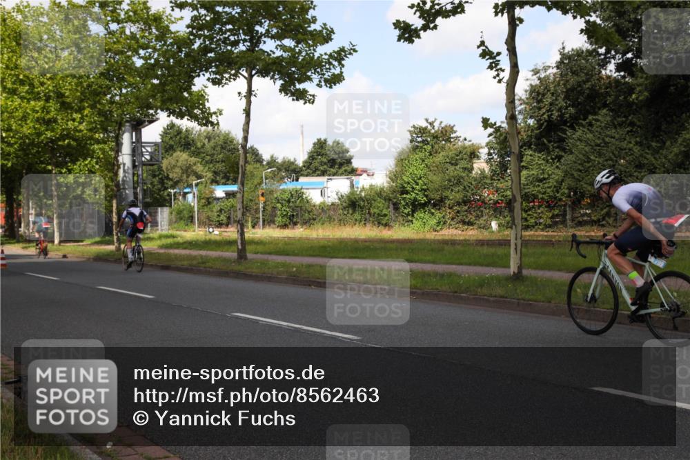 10.08.2025 - GEWOBA Citytriathlon Bremen Yannick Fuchs http://msf.ph/oto/8562463 10.08.2025 12:28:29 Radfahren 612, 622, 625, 629, 685, 732, 812, 816, 828, 941, 980, 981 meine-sportfotos.de