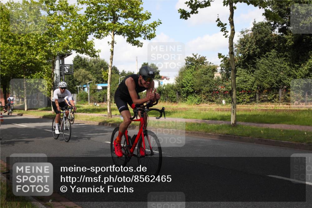 10.08.2025 - GEWOBA Citytriathlon Bremen Yannick Fuchs http://msf.ph/oto/8562465 10.08.2025 12:28:30 Radfahren 612, 622, 625, 629, 685, 732, 812, 816, 828, 941, 980, 981 meine-sportfotos.de