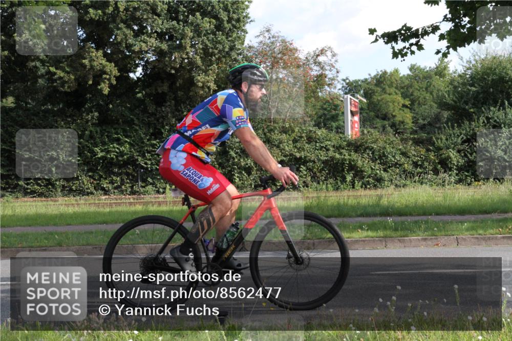 10.08.2025 - GEWOBA Citytriathlon Bremen Yannick Fuchs http://msf.ph/oto/8562477 10.08.2025 10:40:14 Radfahren 1, 11, 47, 61, 65, 79, 91, 125, 135, 197, 227 meine-sportfotos.de