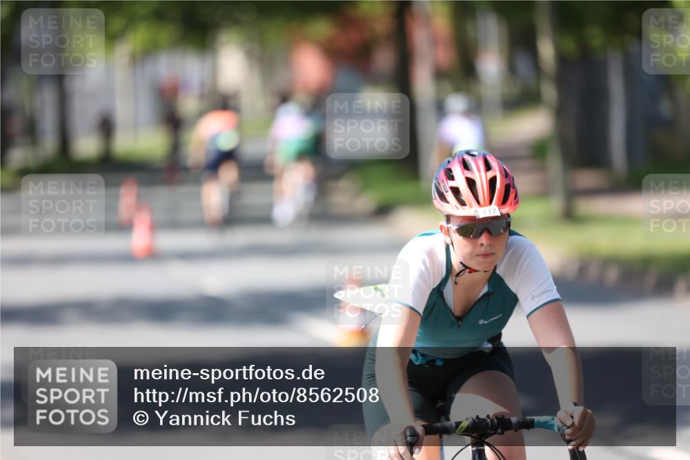 10.08.2025 - GEWOBA Citytriathlon Bremen Yannick Fuchs http://msf.ph/oto/8562508 10.08.2025 14:30:08 Radfahren 42, 66, 95, 112, 148, 149, 183, 315, 337, 374, 400, 402, 429, 454 meine-sportfotos.de