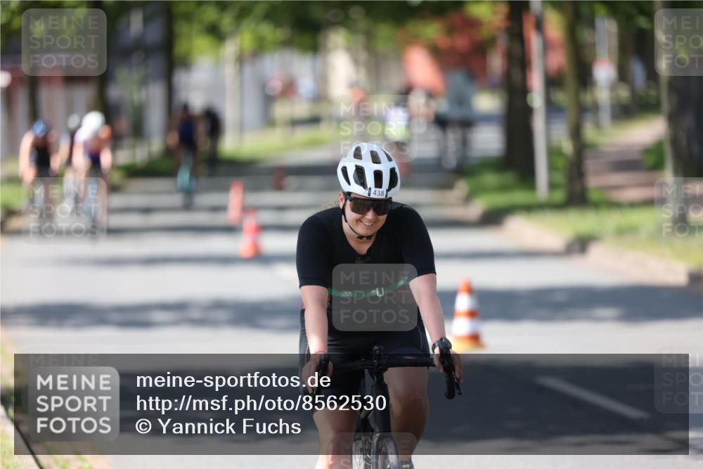 10.08.2025 - GEWOBA Citytriathlon Bremen Yannick Fuchs http://msf.ph/oto/8562530 10.08.2025 14:30:13 Radfahren 42, 66, 95, 112, 148, 149, 315, 329, 337, 338, 361, 374, 400, 402, 410, 429, 454 meine-sportfotos.de