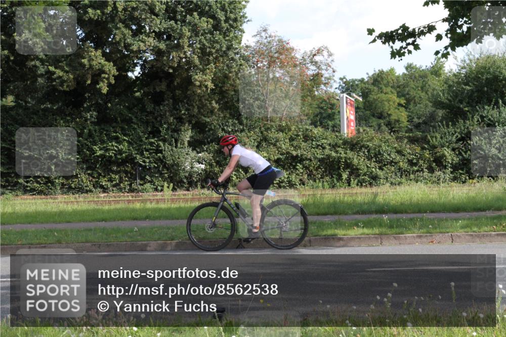 10.08.2025 - GEWOBA Citytriathlon Bremen Yannick Fuchs http://msf.ph/oto/8562538 10.08.2025 10:40:27 Radfahren 1, 11, 39, 47, 65, 125, 135, 229, 368 meine-sportfotos.de
