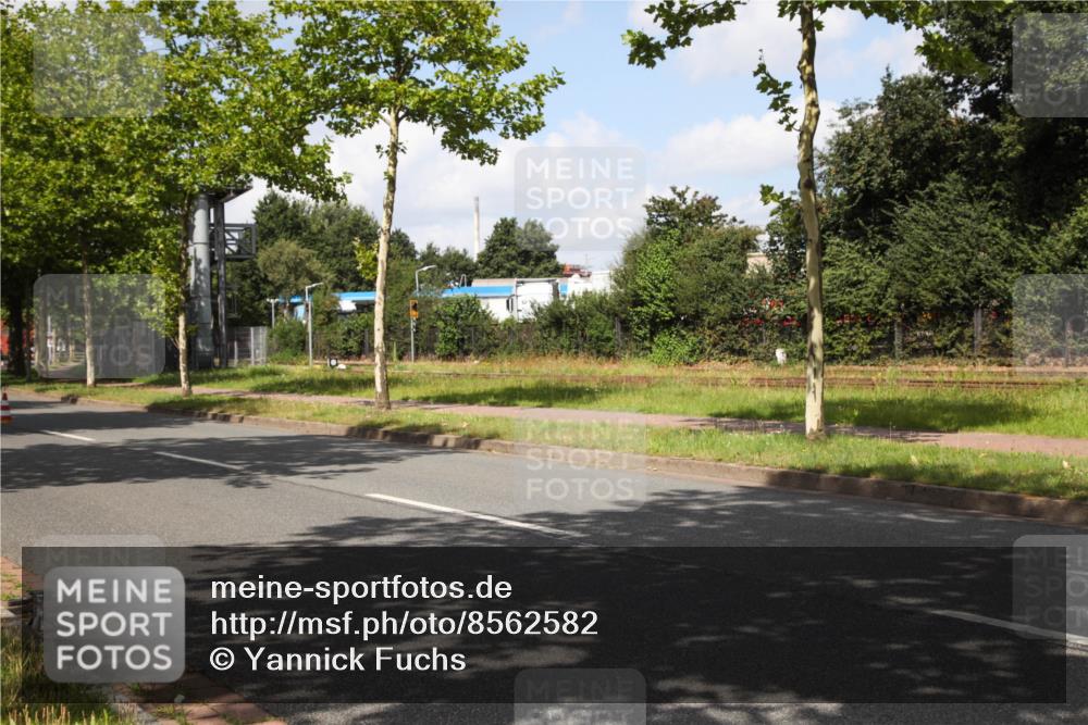 10.08.2025 - GEWOBA Citytriathlon Bremen Yannick Fuchs http://msf.ph/oto/8562582 10.08.2025 12:28:49 Radfahren 573, 622, 659, 732, 851, 981 meine-sportfotos.de