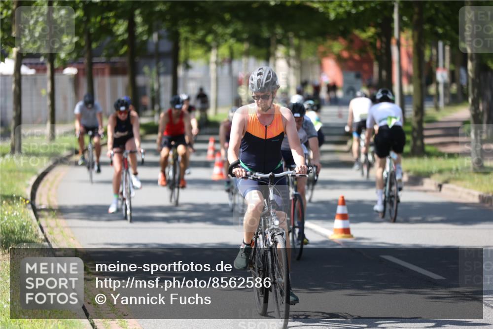 10.08.2025 - GEWOBA Citytriathlon Bremen Yannick Fuchs http://msf.ph/oto/8562586 10.08.2025 14:30:26 Radfahren 8, 33, 66, 148, 149, 328, 329, 338, 345, 347, 361, 374, 381, 400, 402, 410, 461, 492 meine-sportfotos.de