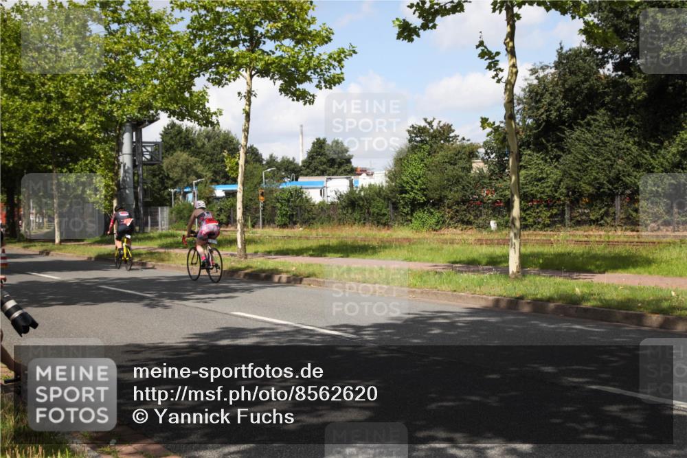 10.08.2025 - GEWOBA Citytriathlon Bremen Yannick Fuchs http://msf.ph/oto/8562620 10.08.2025 12:28:55 Radfahren 573, 659, 851 meine-sportfotos.de