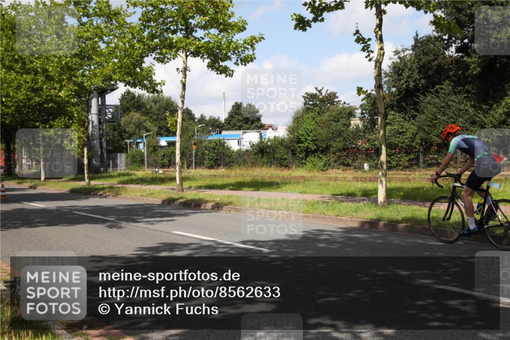 10.08.2025 - GEWOBA Citytriathlon Bremen Yannick Fuchs http://msf.ph/oto/8562633 10.08.2025 12:29:05 Radfahren 573, 576, 656, 659, 851, 1007 meine-sportfotos.de