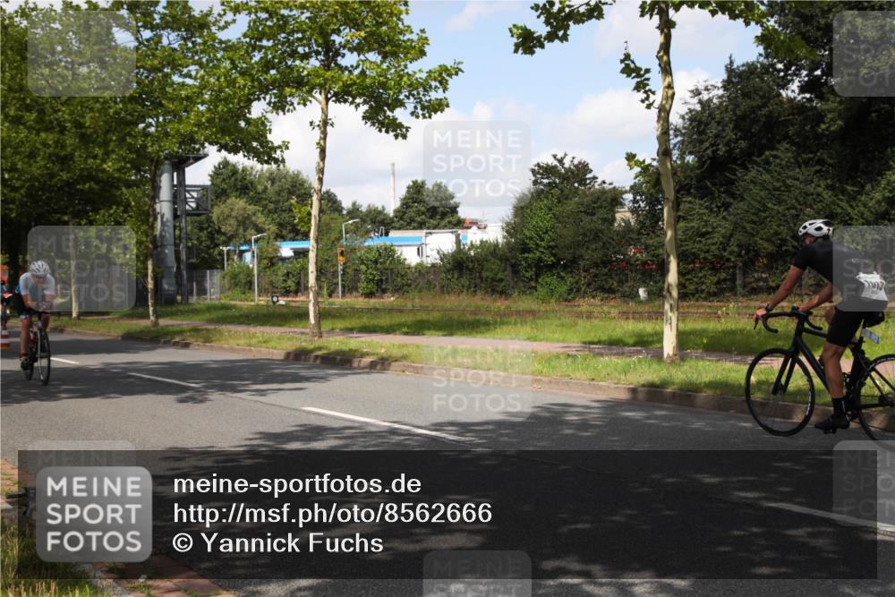10.08.2025 - GEWOBA Citytriathlon Bremen Yannick Fuchs http://msf.ph/oto/8562666 10.08.2025 12:29:22 Radfahren 576, 583, 605, 656, 679, 687, 771, 799, 927, 1007, 1030 meine-sportfotos.de