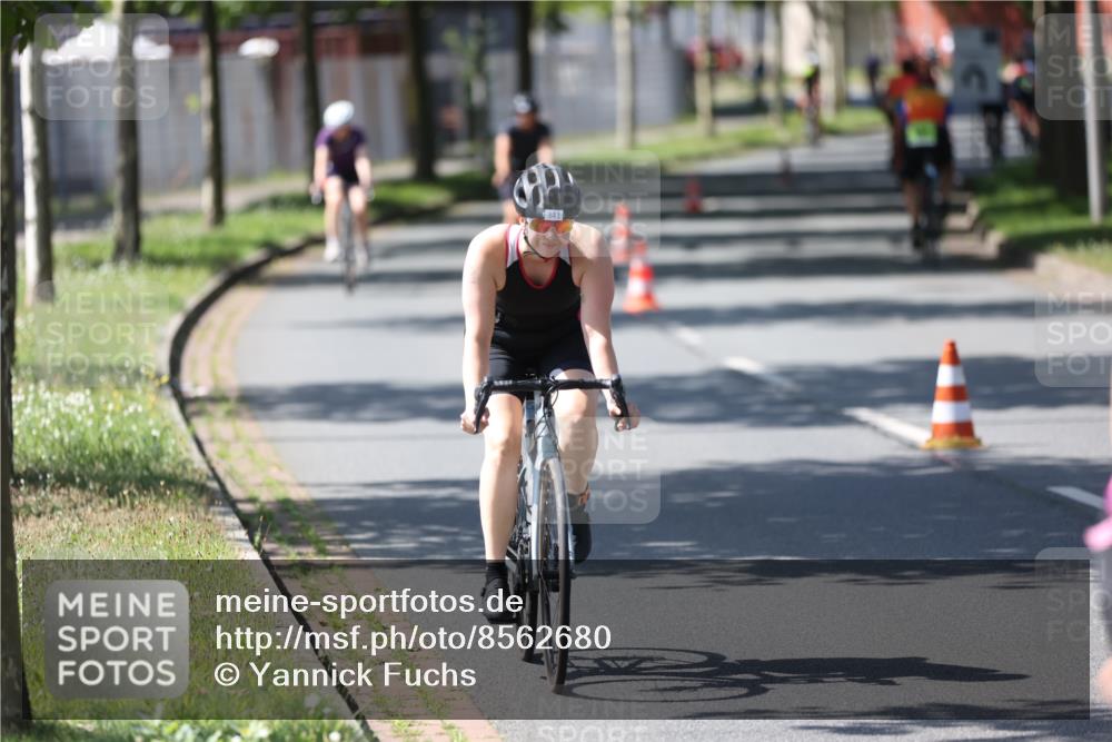10.08.2025 - GEWOBA Citytriathlon Bremen Yannick Fuchs http://msf.ph/oto/8562680 10.08.2025 14:30:44 Radfahren 12, 107, 175, 178, 328, 341, 345, 356, 381, 399, 409, 416, 461, 504, 510 meine-sportfotos.de