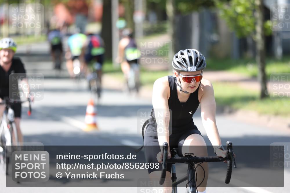 10.08.2025 - GEWOBA Citytriathlon Bremen Yannick Fuchs http://msf.ph/oto/8562698 10.08.2025 14:32:17 Radfahren 104, 105, 113, 284, 299, 344, 355, 359, 362, 366, 370, 376, 411, 433, 463, 489, 508 meine-sportfotos.de