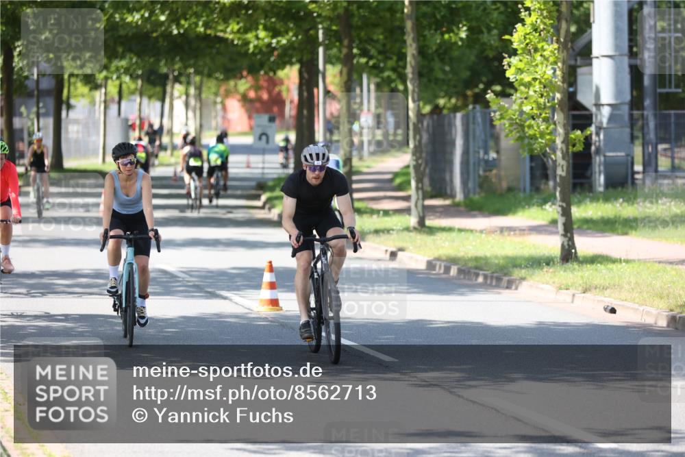 10.08.2025 - GEWOBA Citytriathlon Bremen Yannick Fuchs http://msf.ph/oto/8562713 10.08.2025 14:32:20 Radfahren 104, 105, 113, 284, 299, 344, 355, 359, 362, 366, 370, 376, 393, 433, 463, 489, 508 meine-sportfotos.de