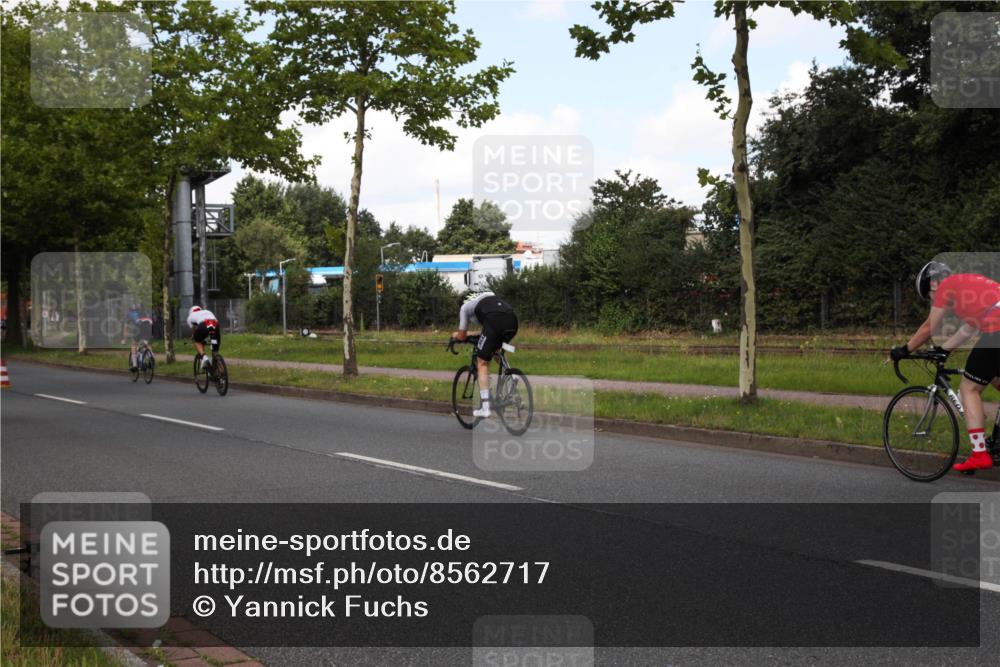 10.08.2025 - GEWOBA Citytriathlon Bremen Yannick Fuchs http://msf.ph/oto/8562717 10.08.2025 12:29:55 Radfahren 640, 675, 688, 699, 717, 751, 769, 875, 942, 960 meine-sportfotos.de
