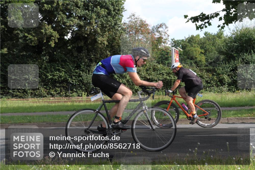 10.08.2025 - GEWOBA Citytriathlon Bremen Yannick Fuchs http://msf.ph/oto/8562718 10.08.2025 10:41:23 Radfahren 15, 191, 195, 484 meine-sportfotos.de