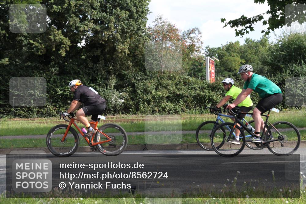 10.08.2025 - GEWOBA Citytriathlon Bremen Yannick Fuchs http://msf.ph/oto/8562724 10.08.2025 10:41:24 Radfahren 15, 191, 195, 484 meine-sportfotos.de