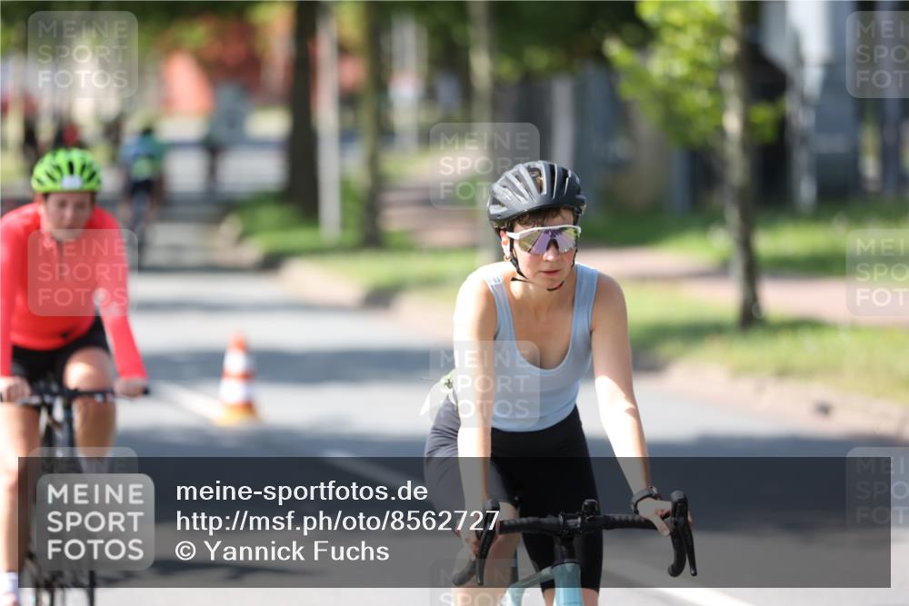 10.08.2025 - GEWOBA Citytriathlon Bremen Yannick Fuchs http://msf.ph/oto/8562727 10.08.2025 14:32:21 Radfahren 104, 105, 113, 284, 299, 344, 355, 359, 362, 366, 370, 376, 393, 433, 463, 489, 508 meine-sportfotos.de