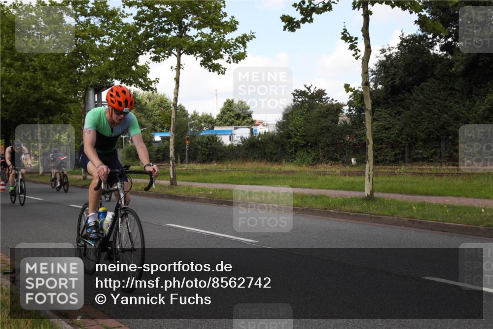 10.08.2025 - GEWOBA Citytriathlon Bremen Yannick Fuchs http://msf.ph/oto/8562742 10.08.2025 12:30:02 Radfahren 640, 675, 688, 699, 717, 760, 769, 875, 884, 942, 960, 1013 meine-sportfotos.de
