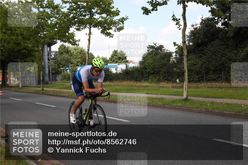 10.08.2025 - GEWOBA Citytriathlon Bremen Yannick Fuchs http://msf.ph/oto/8562746 10.08.2025 12:30:03 Radfahren 640, 675, 688, 699, 717, 760, 769, 875, 884, 935, 942, 960, 1013 meine-sportfotos.de