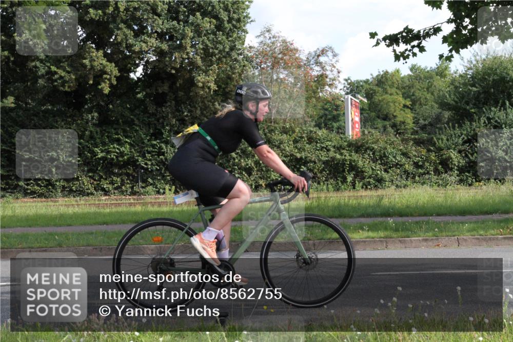 10.08.2025 - GEWOBA Citytriathlon Bremen Yannick Fuchs http://msf.ph/oto/8562755 10.08.2025 10:41:33 Radfahren 3, 15, 191, 195, 484 meine-sportfotos.de