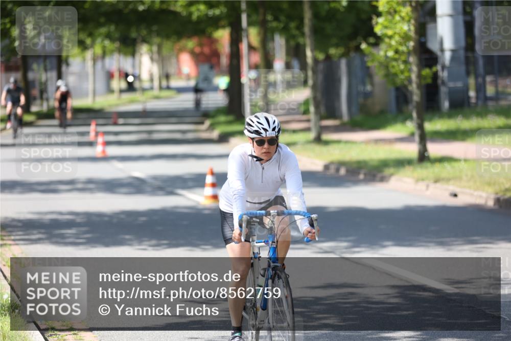 10.08.2025 - GEWOBA Citytriathlon Bremen Yannick Fuchs http://msf.ph/oto/8562759 10.08.2025 14:32:26 Radfahren 105, 113, 284, 299, 344, 355, 362, 366, 370, 393, 433, 463, 489, 508 meine-sportfotos.de