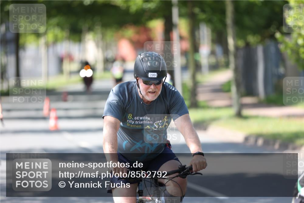 10.08.2025 - GEWOBA Citytriathlon Bremen Yannick Fuchs http://msf.ph/oto/8562792 10.08.2025 14:32:32 Radfahren 105, 284, 299, 355, 370, 393, 420, 489 meine-sportfotos.de