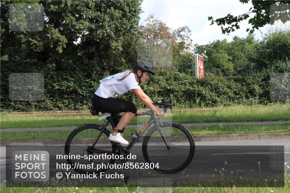 10.08.2025 - GEWOBA Citytriathlon Bremen Yannick Fuchs http://msf.ph/oto/8562804 10.08.2025 10:41:54 Radfahren 3, 9, 41, 177, 223, 395, 410 meine-sportfotos.de