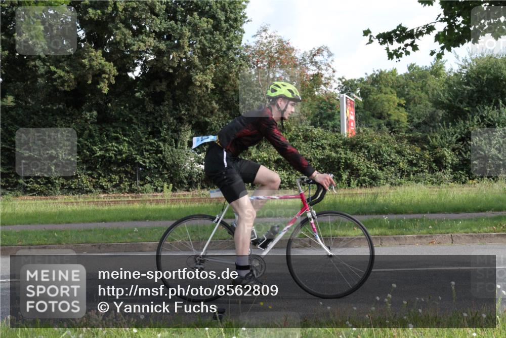 10.08.2025 - GEWOBA Citytriathlon Bremen Yannick Fuchs http://msf.ph/oto/8562809 10.08.2025 10:41:58 Radfahren 3, 9, 41, 177, 223, 395, 410 meine-sportfotos.de