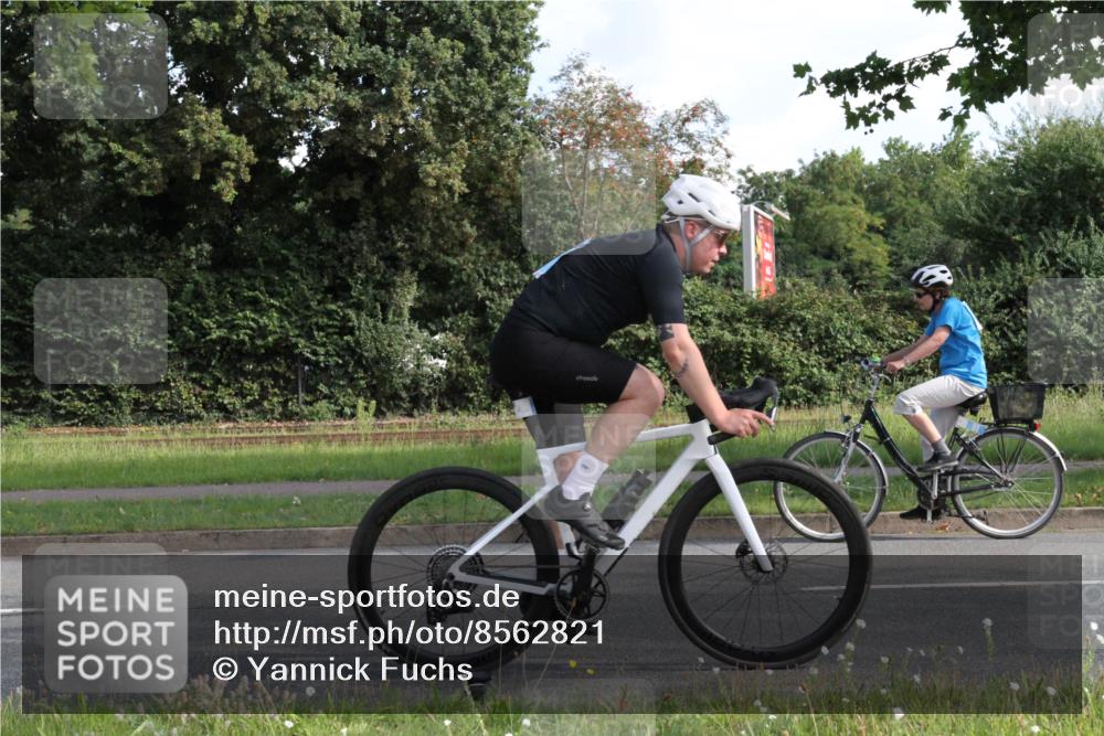 10.08.2025 - GEWOBA Citytriathlon Bremen Yannick Fuchs http://msf.ph/oto/8562821 10.08.2025 10:42:03 Radfahren 9, 41, 177, 223, 410 meine-sportfotos.de