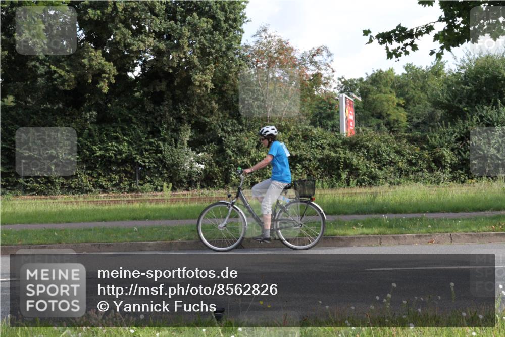 10.08.2025 - GEWOBA Citytriathlon Bremen Yannick Fuchs http://msf.ph/oto/8562826 10.08.2025 10:42:04 Radfahren 9, 41, 131, 177, 223, 410 meine-sportfotos.de
