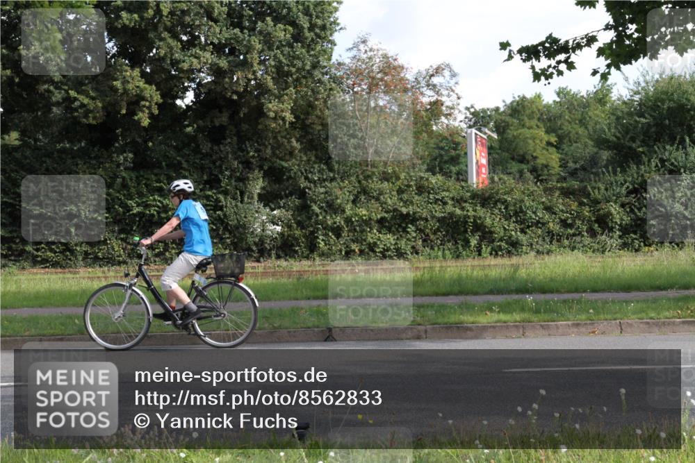 10.08.2025 - GEWOBA Citytriathlon Bremen Yannick Fuchs http://msf.ph/oto/8562833 10.08.2025 10:42:04 Radfahren 9, 41, 131, 177, 223, 410 meine-sportfotos.de