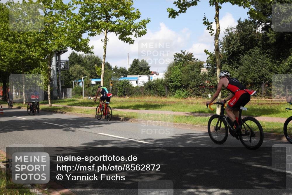 10.08.2025 - GEWOBA Citytriathlon Bremen Yannick Fuchs http://msf.ph/oto/8562872 10.08.2025 12:31:06 Radfahren 621, 692, 753, 801 meine-sportfotos.de