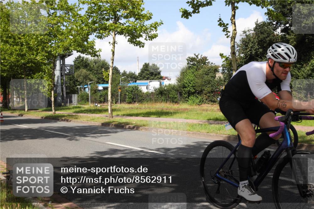 10.08.2025 - GEWOBA Citytriathlon Bremen Yannick Fuchs http://msf.ph/oto/8562911 10.08.2025 12:31:26 Radfahren 564, 575, 616, 630, 649, 753, 788, 793, 863, 894, 905 meine-sportfotos.de
