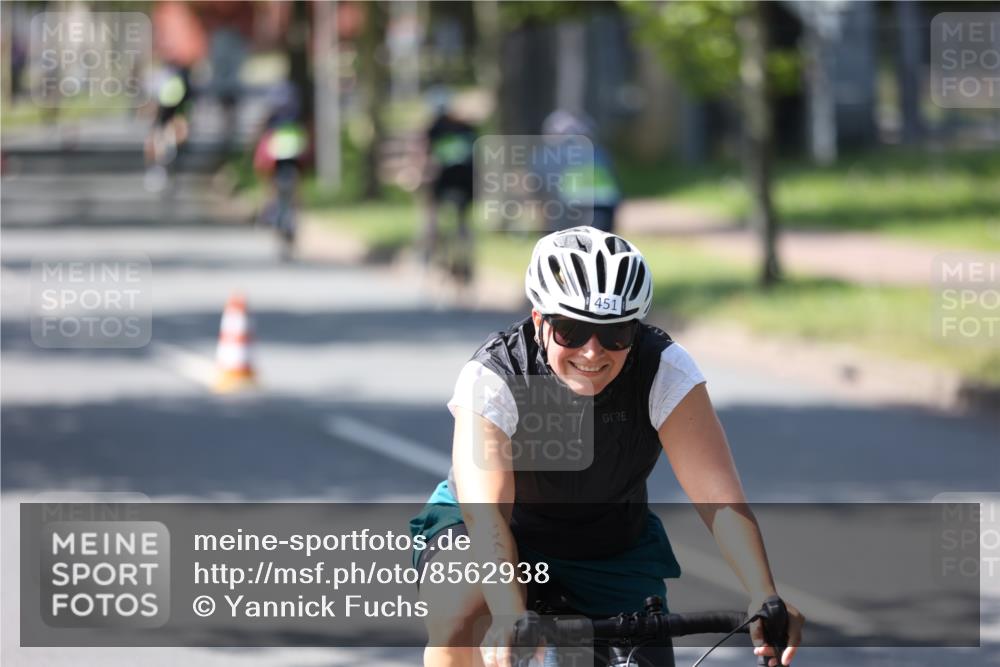 10.08.2025 - GEWOBA Citytriathlon Bremen Yannick Fuchs http://msf.ph/oto/8562938 10.08.2025 14:34:08 Radfahren 45, 55, 76, 92, 151, 214, 364, 388, 424, 443, 451, 507, 515, 530 meine-sportfotos.de