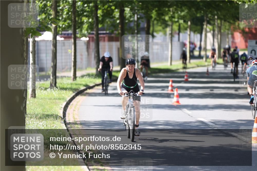 10.08.2025 - GEWOBA Citytriathlon Bremen Yannick Fuchs http://msf.ph/oto/8562945 10.08.2025 14:34:09 Radfahren 45, 55, 76, 92, 151, 214, 364, 388, 424, 443, 451, 507, 515, 530 meine-sportfotos.de