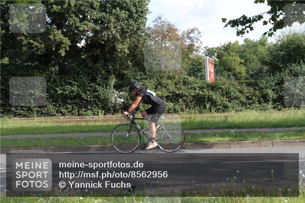 10.08.2025 - GEWOBA Citytriathlon Bremen Yannick Fuchs http://msf.ph/oto/8562956 10.08.2025 10:42:56 Radfahren 438 meine-sportfotos.de