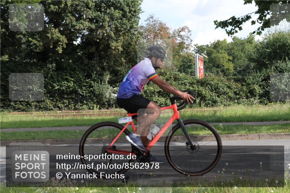 10.08.2025 - GEWOBA Citytriathlon Bremen Yannick Fuchs http://msf.ph/oto/8562978 10.08.2025 10:43:16 Radfahren 27, 51, 149, 361, 415 meine-sportfotos.de