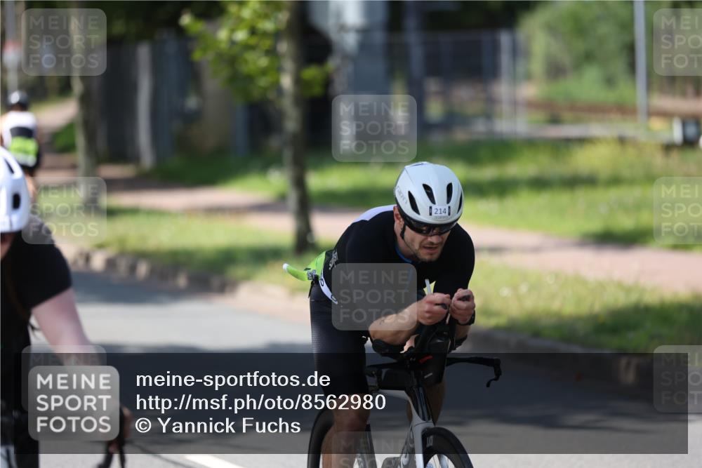 10.08.2025 - GEWOBA Citytriathlon Bremen Yannick Fuchs http://msf.ph/oto/8562980 10.08.2025 14:34:15 Radfahren 45, 76, 143, 151, 214, 316, 364, 388, 424, 443, 451, 507, 515, 530 meine-sportfotos.de