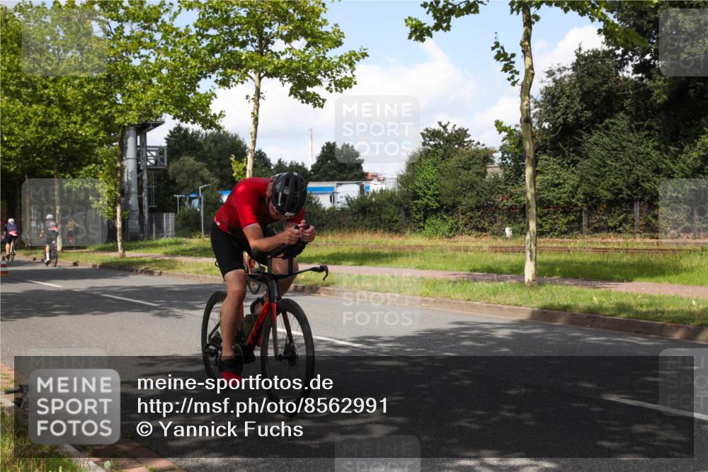 10.08.2025 - GEWOBA Citytriathlon Bremen Yannick Fuchs http://msf.ph/oto/8562991 10.08.2025 12:32:02 Radfahren 552, 615, 627, 657, 682, 689, 770, 806, 838, 839, 857, 873, 876, 888, 897 meine-sportfotos.de