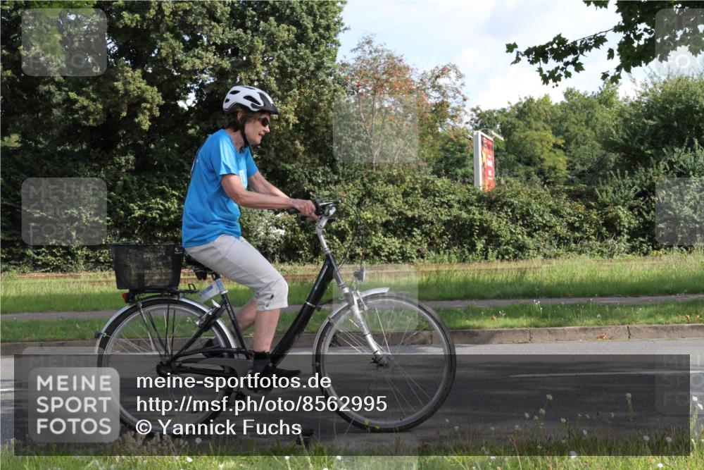 10.08.2025 - GEWOBA Citytriathlon Bremen Yannick Fuchs http://msf.ph/oto/8562995 10.08.2025 10:43:26 Radfahren 27, 51, 53, 361, 415, 422 meine-sportfotos.de