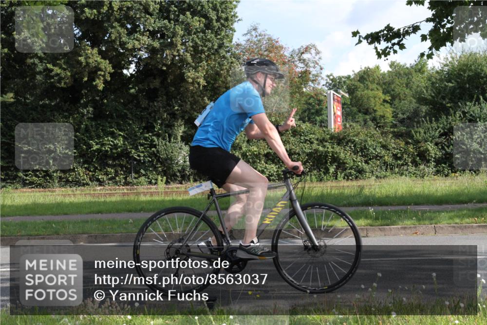 10.08.2025 - GEWOBA Citytriathlon Bremen Yannick Fuchs http://msf.ph/oto/8563037 10.08.2025 10:43:38 Radfahren 53, 217, 361, 422, 487, 507 meine-sportfotos.de