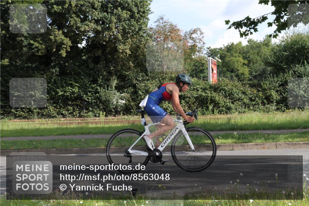 10.08.2025 - GEWOBA Citytriathlon Bremen Yannick Fuchs http://msf.ph/oto/8563048 10.08.2025 10:43:43 Radfahren 53, 179, 217, 422, 425, 487, 507 meine-sportfotos.de
