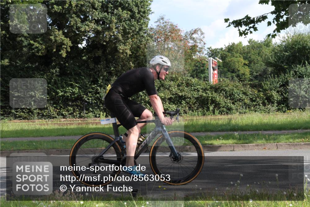 10.08.2025 - GEWOBA Citytriathlon Bremen Yannick Fuchs http://msf.ph/oto/8563053 10.08.2025 10:43:44 Radfahren 53, 179, 217, 422, 425, 487, 507 meine-sportfotos.de
