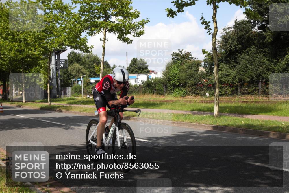 10.08.2025 - GEWOBA Citytriathlon Bremen Yannick Fuchs http://msf.ph/oto/8563055 10.08.2025 12:32:45 Radfahren 566, 604, 643, 681, 715, 852, 959, 1016, 1017 meine-sportfotos.de