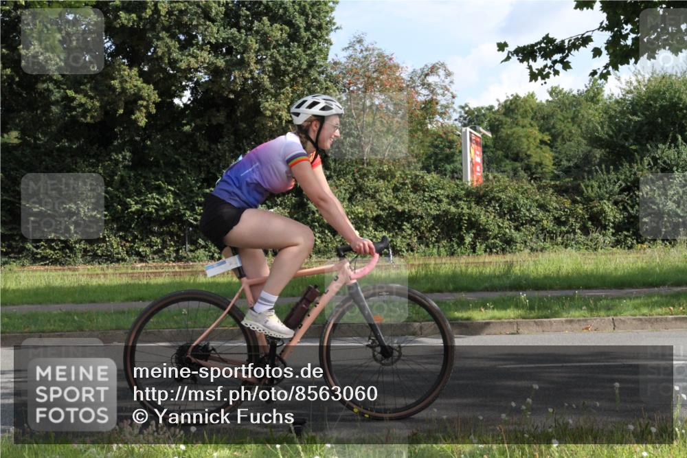 10.08.2025 - GEWOBA Citytriathlon Bremen Yannick Fuchs http://msf.ph/oto/8563060 10.08.2025 10:43:46 Radfahren 53, 179, 217, 425, 487, 507 meine-sportfotos.de