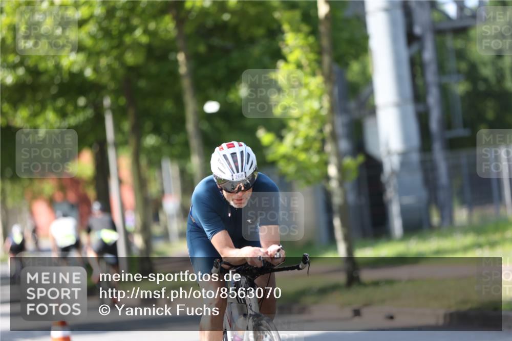 10.08.2025 - GEWOBA Citytriathlon Bremen Yannick Fuchs http://msf.ph/oto/8563070 10.08.2025 14:34:56 Radfahren 23, 31, 68, 72, 268, 300, 340, 413, 430, 502, 511 meine-sportfotos.de