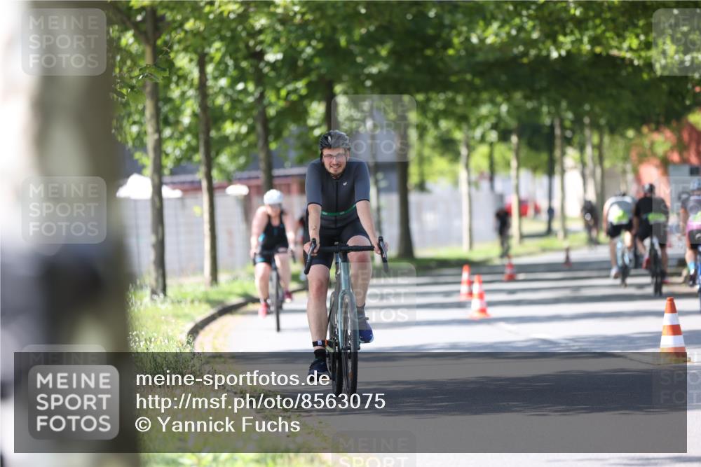 10.08.2025 - GEWOBA Citytriathlon Bremen Yannick Fuchs http://msf.ph/oto/8563075 10.08.2025 14:34:58 Radfahren 23, 31, 68, 72, 268, 340, 413, 430, 502, 511 meine-sportfotos.de