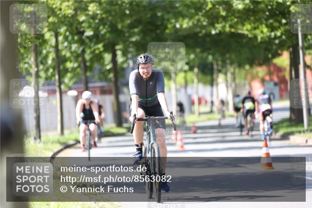 10.08.2025 - GEWOBA Citytriathlon Bremen Yannick Fuchs http://msf.ph/oto/8563082 10.08.2025 14:34:58 Radfahren 23, 31, 68, 72, 268, 340, 413, 430, 502, 511 meine-sportfotos.de