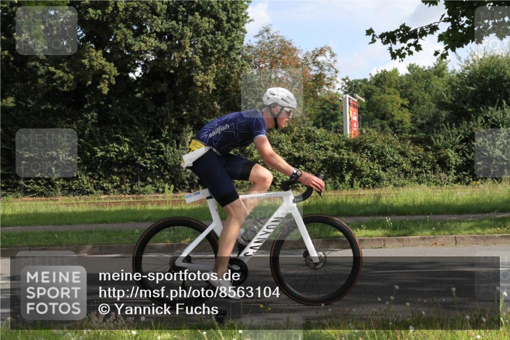 10.08.2025 - GEWOBA Citytriathlon Bremen Yannick Fuchs http://msf.ph/oto/8563104 10.08.2025 10:44:22 Radfahren 235, 351, 511 meine-sportfotos.de