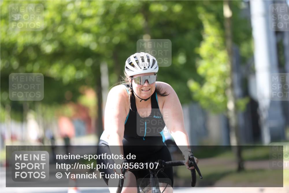 10.08.2025 - GEWOBA Citytriathlon Bremen Yannick Fuchs http://msf.ph/oto/8563107 10.08.2025 14:35:02 Radfahren 23, 31, 68, 72, 264, 268, 340, 413, 430, 502 meine-sportfotos.de