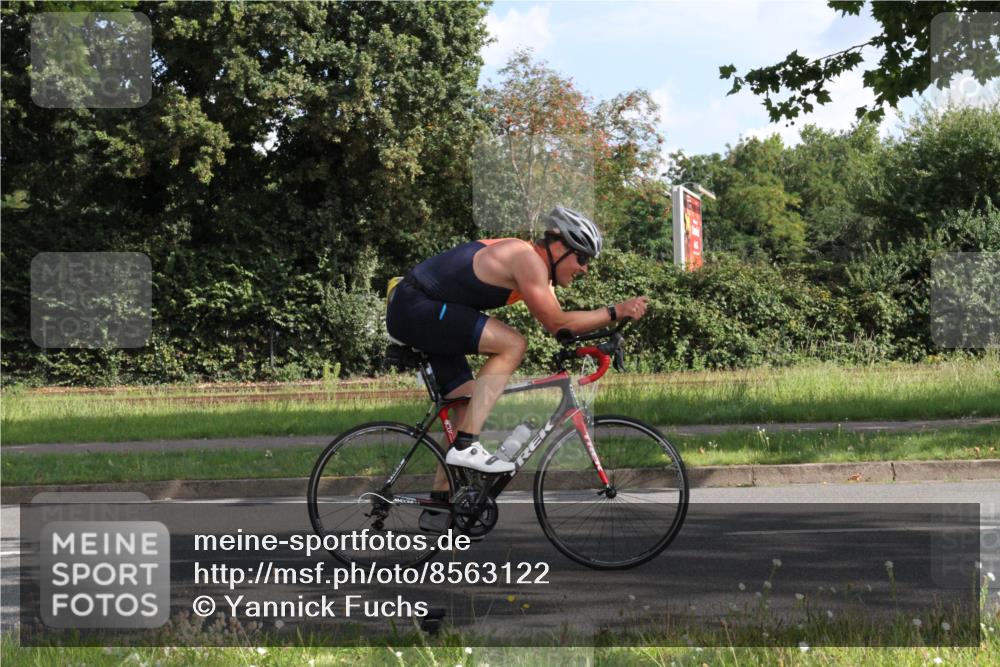 10.08.2025 - GEWOBA Citytriathlon Bremen Yannick Fuchs http://msf.ph/oto/8563122 10.08.2025 10:44:32 Radfahren 235, 351, 465, 511 meine-sportfotos.de