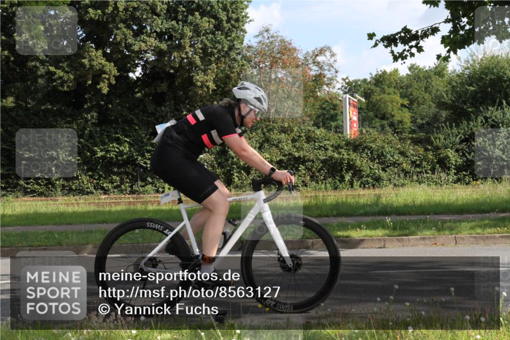 10.08.2025 - GEWOBA Citytriathlon Bremen Yannick Fuchs http://msf.ph/oto/8563127 10.08.2025 10:44:33 Radfahren 235, 351, 465, 511 meine-sportfotos.de